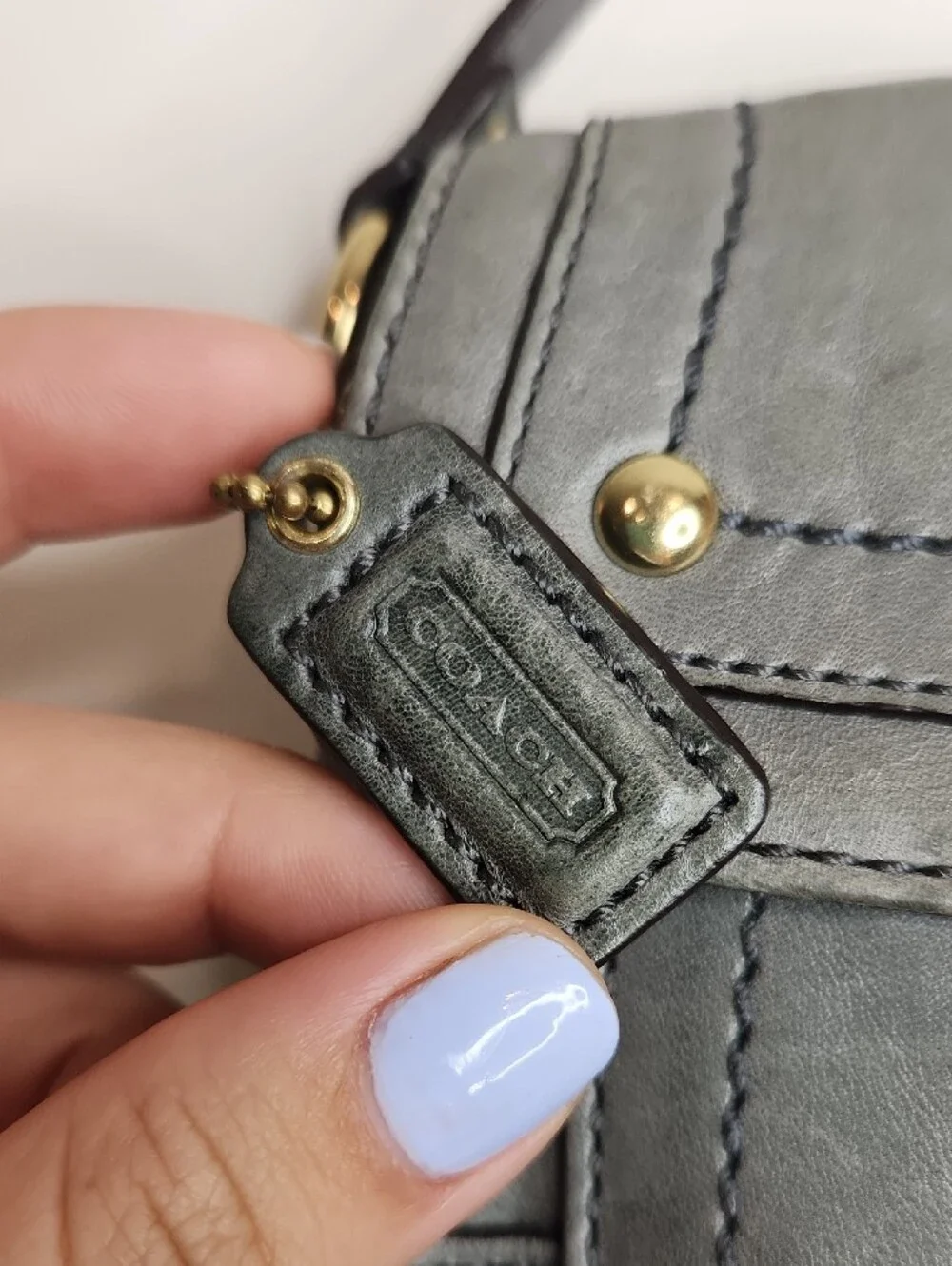 Coach light Gray Leather Turnlock Shoulder Bag Gold Hardware Classic Small Purse - Picture 5 of 13